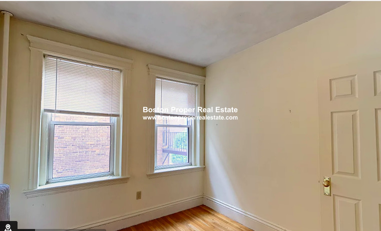 109 Queensberry St, Fenway