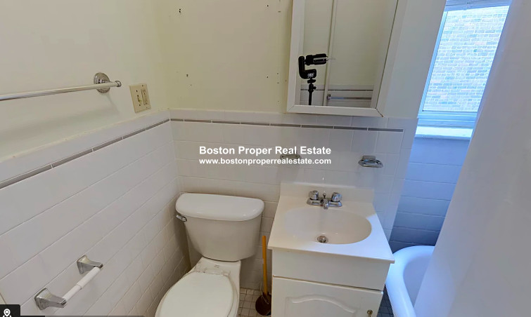 109 Queensberry St, Fenway