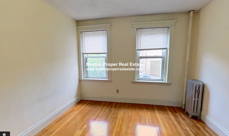 109 Queensberry St, Fenway