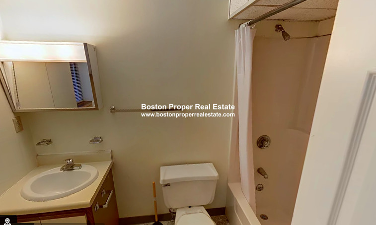 124 Peterborough St, Fenway