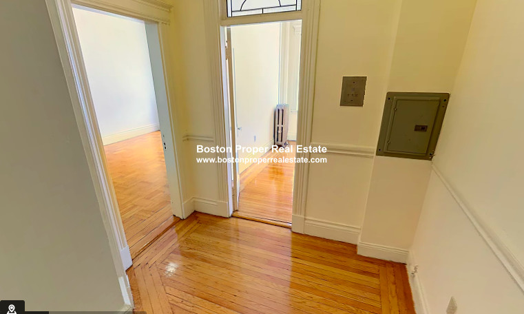 28 Queensberry St, Fenway