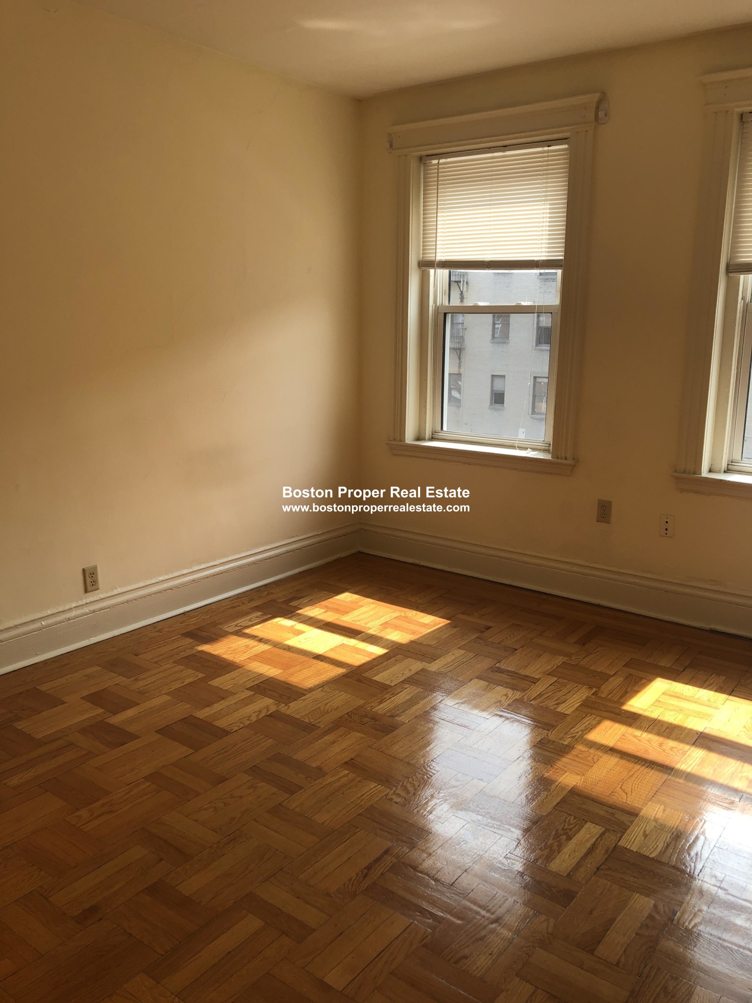 28 Queensberry St, Fenway