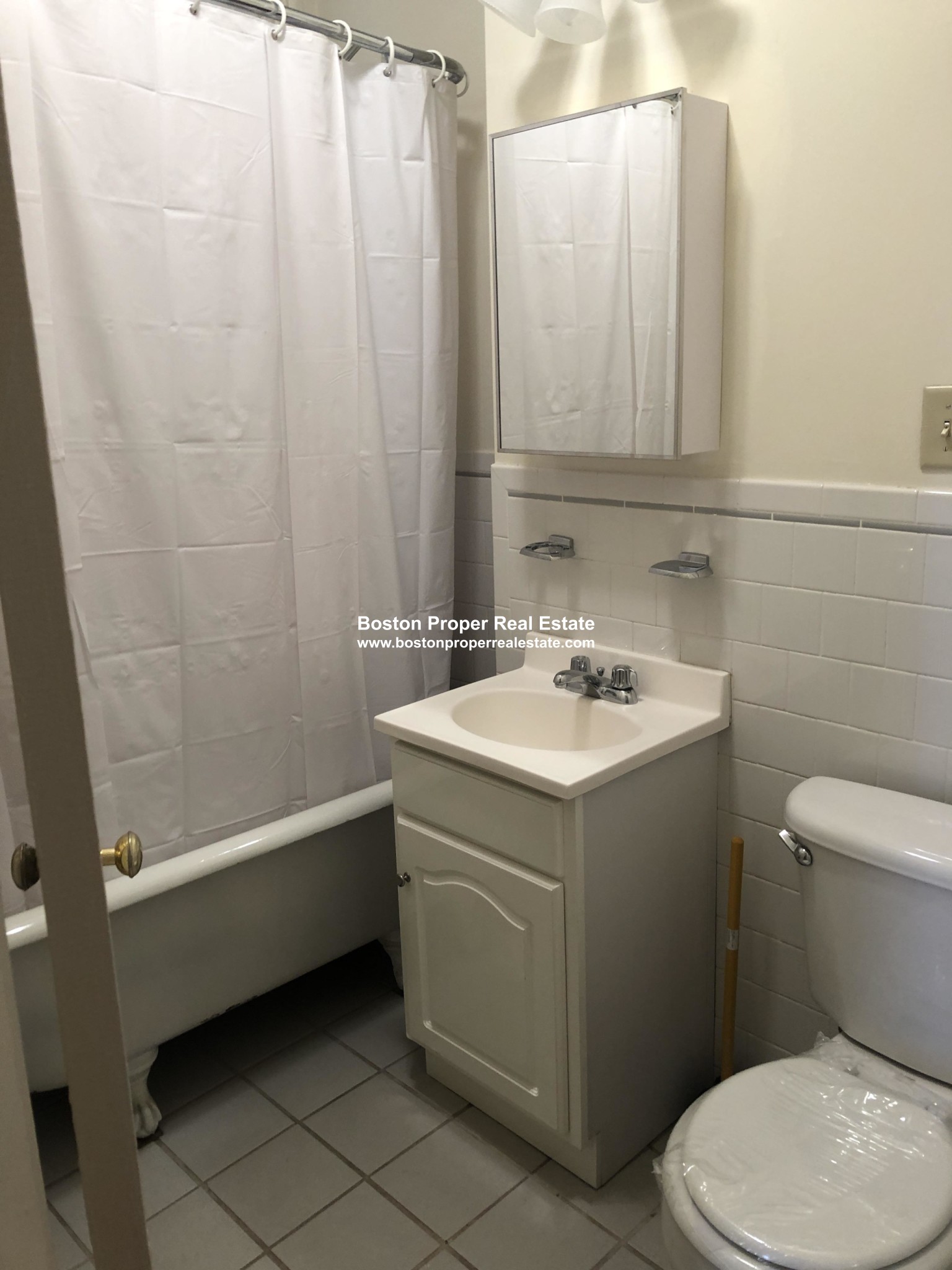 28 Queensberry St, Fenway