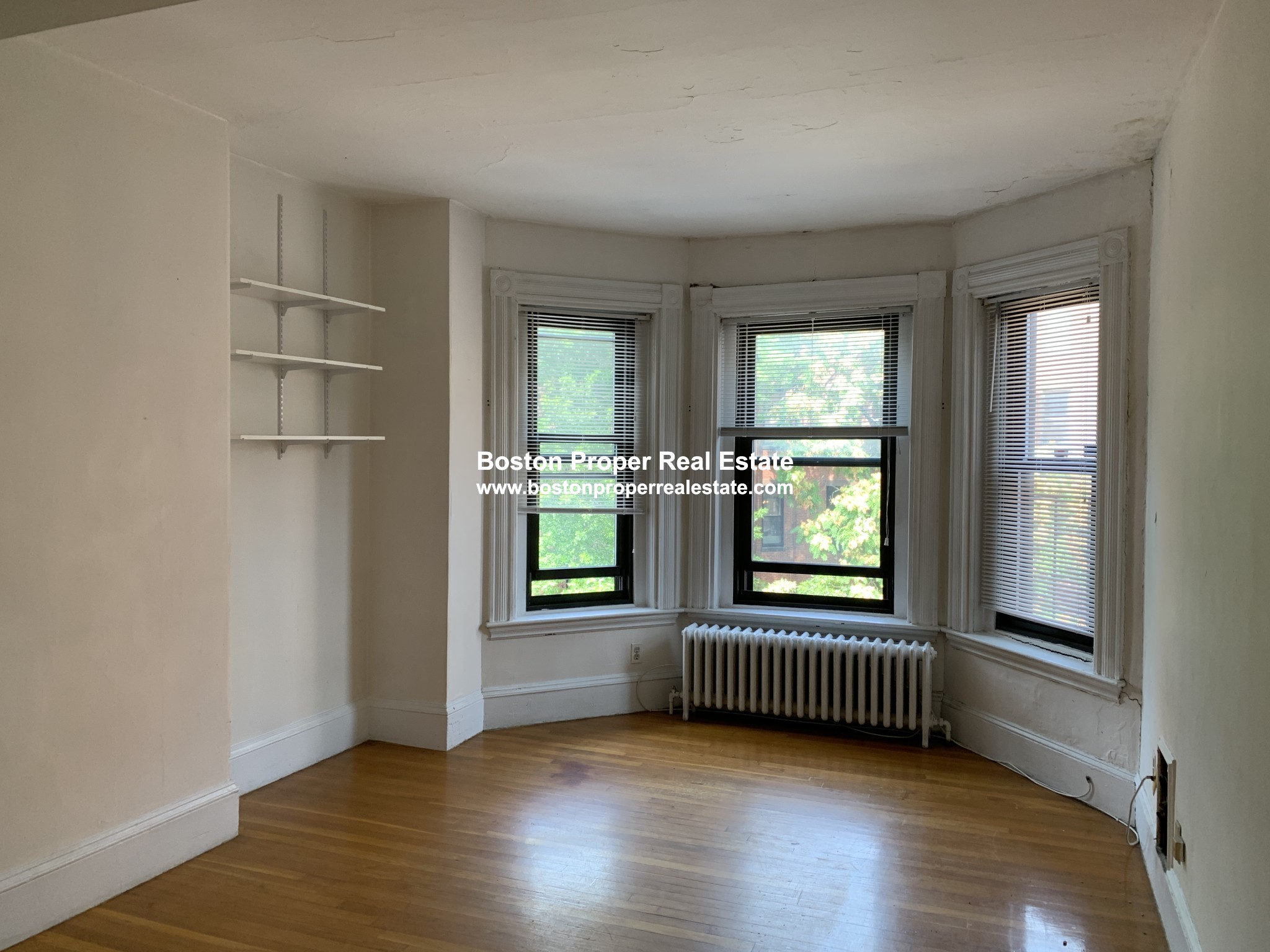 289 Newbury St, Back Bay