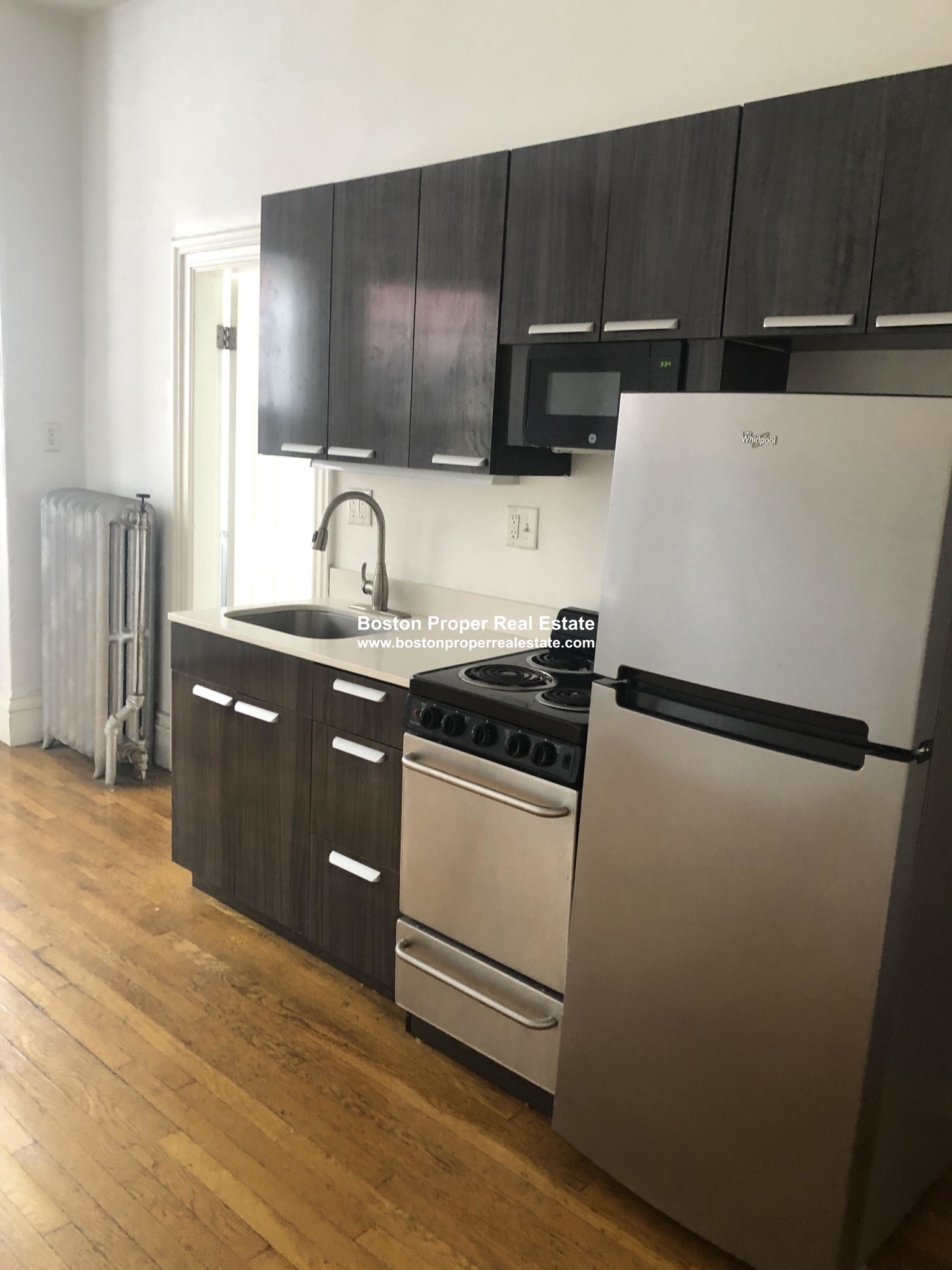 225 Newbury St, Back Bay