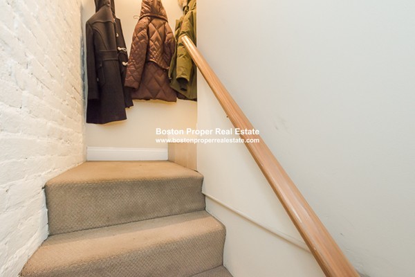 34 Edgerly Rd, Fenway