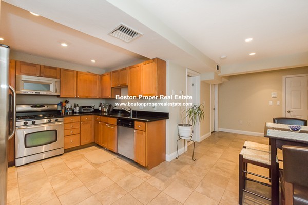 34 Edgerly Rd, Fenway