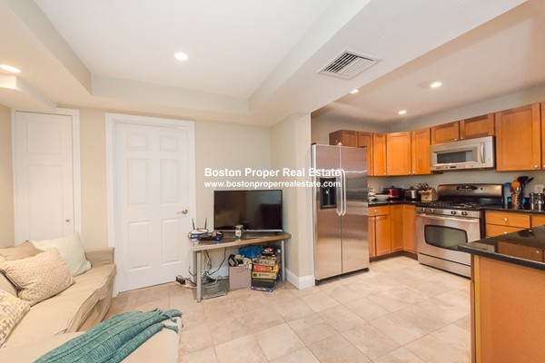 34 Edgerly Rd, Fenway