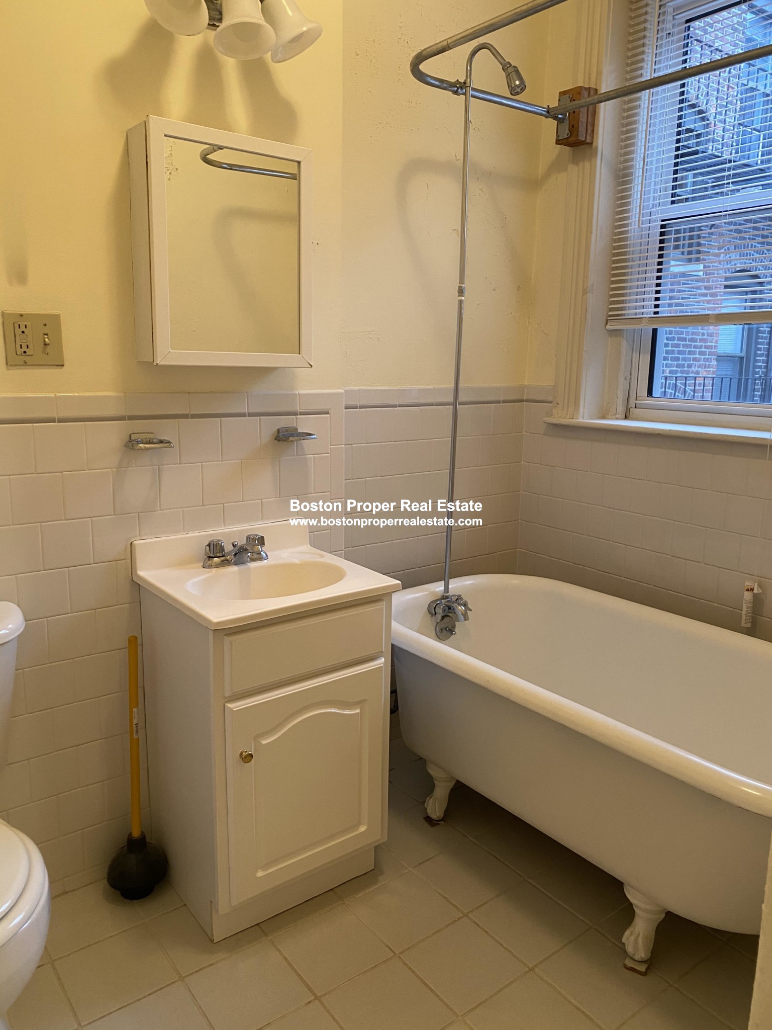 15 Queensberry St, Fenway