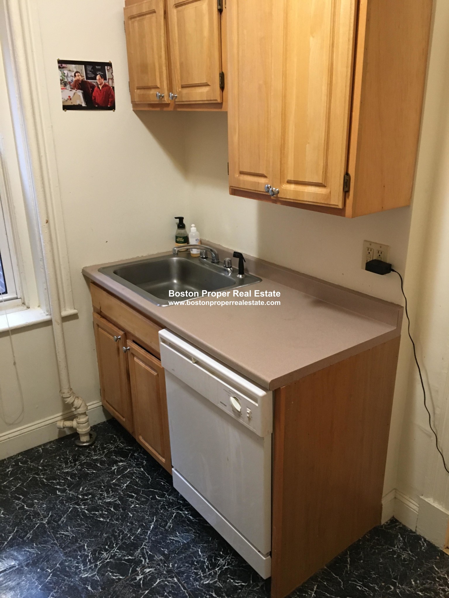 19 Queensberry St, Fenway