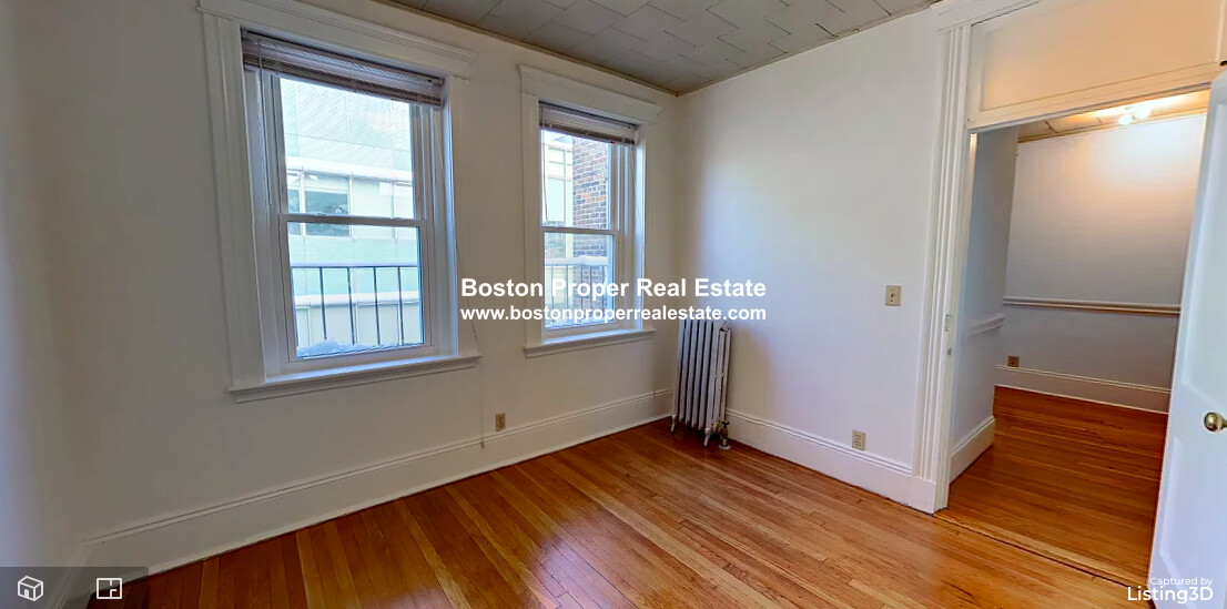 14 Palace Rd, Fenway