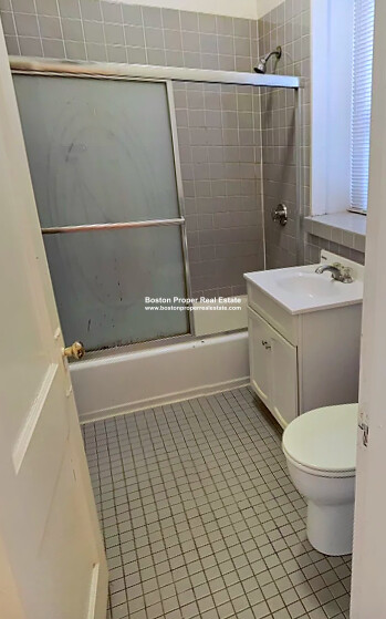 14 Palace Rd, Fenway