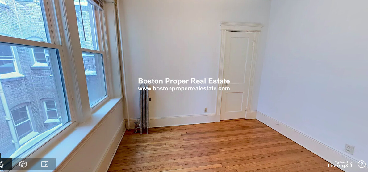 14 Palace Rd, Fenway