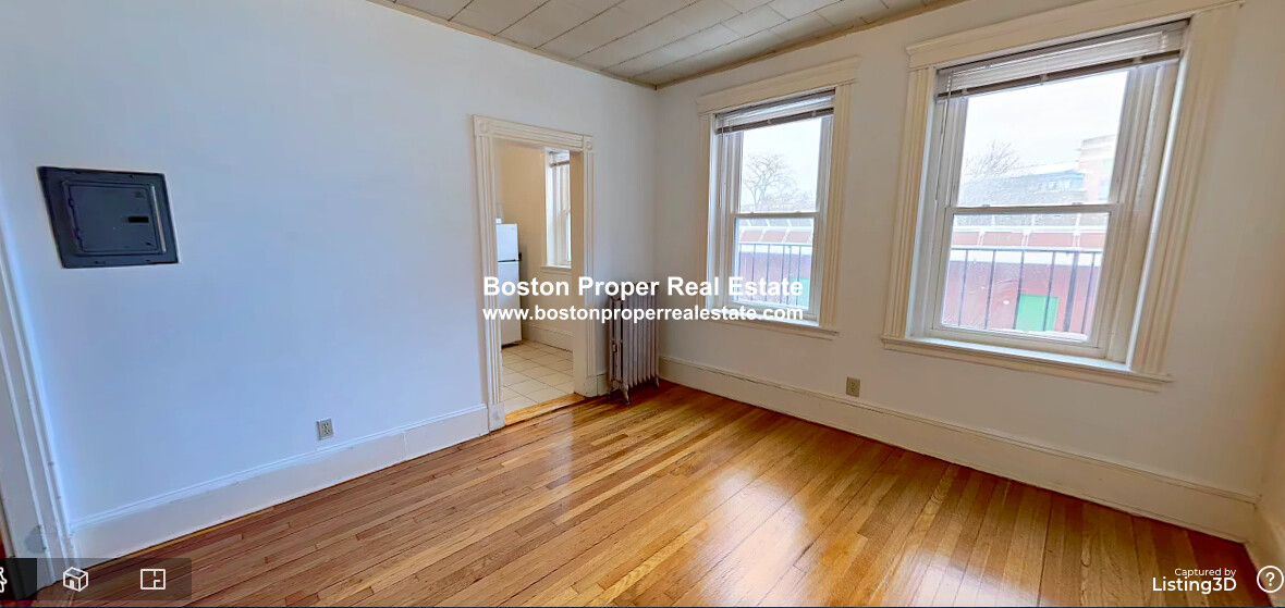 14 Palace Rd, Fenway