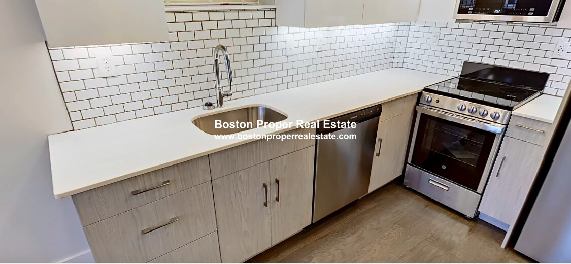 98 Queensberry St, Fenway