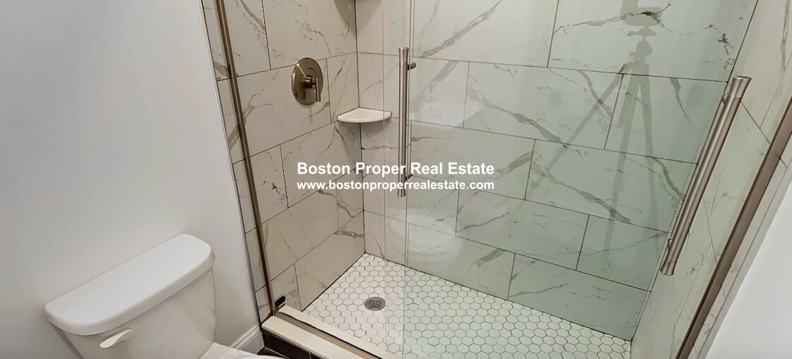 98 Queensberry St, Fenway