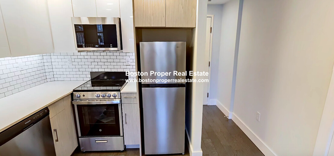 98 Queensberry St, Fenway