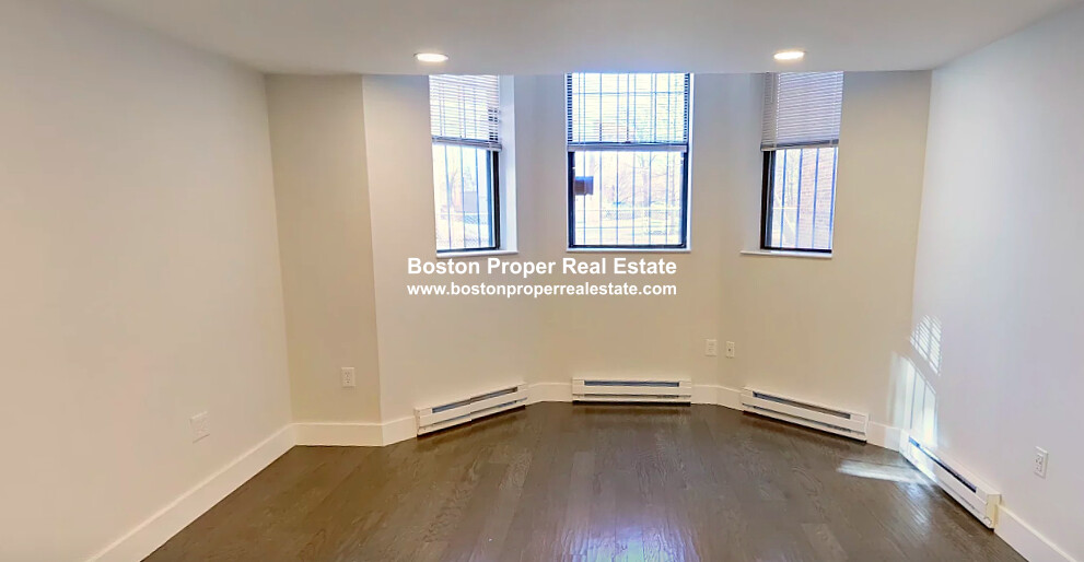 98 Queensberry St, Fenway