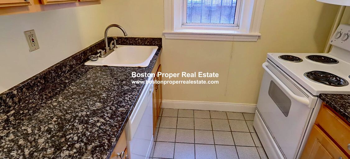 120 Peterborough St, Fenway