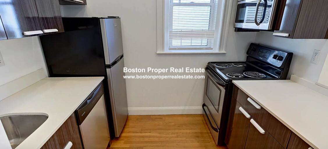 120 Peterborough St, Fenway