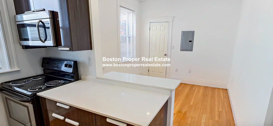 120 Peterborough St, Fenway