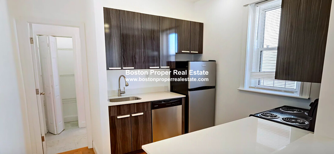 120 Peterborough St, Fenway