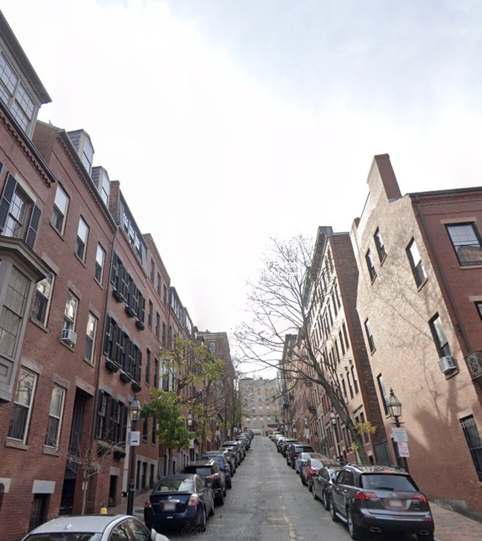 32 Irving St, Beacon Hill