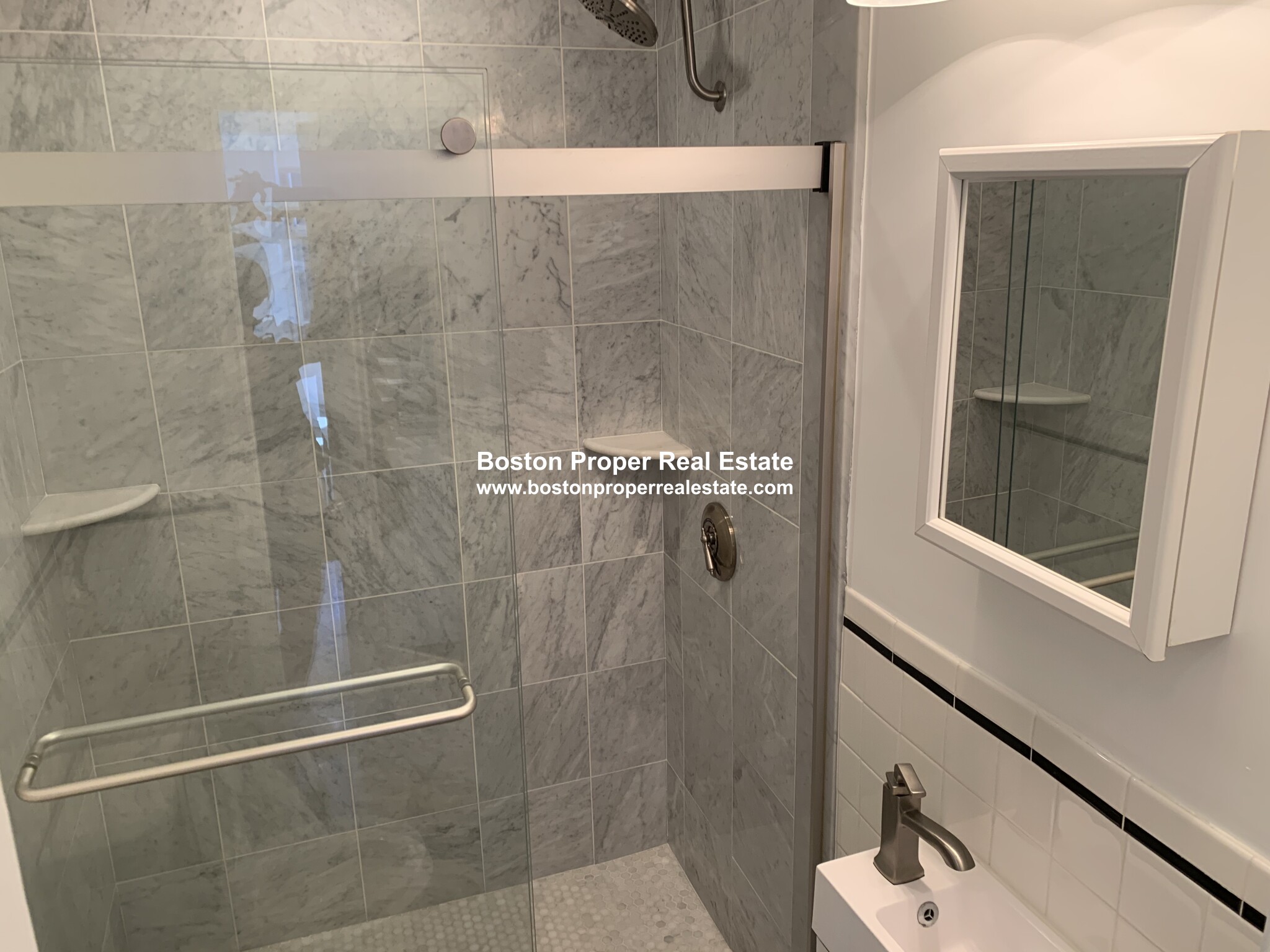 225 Newbury St, Back Bay