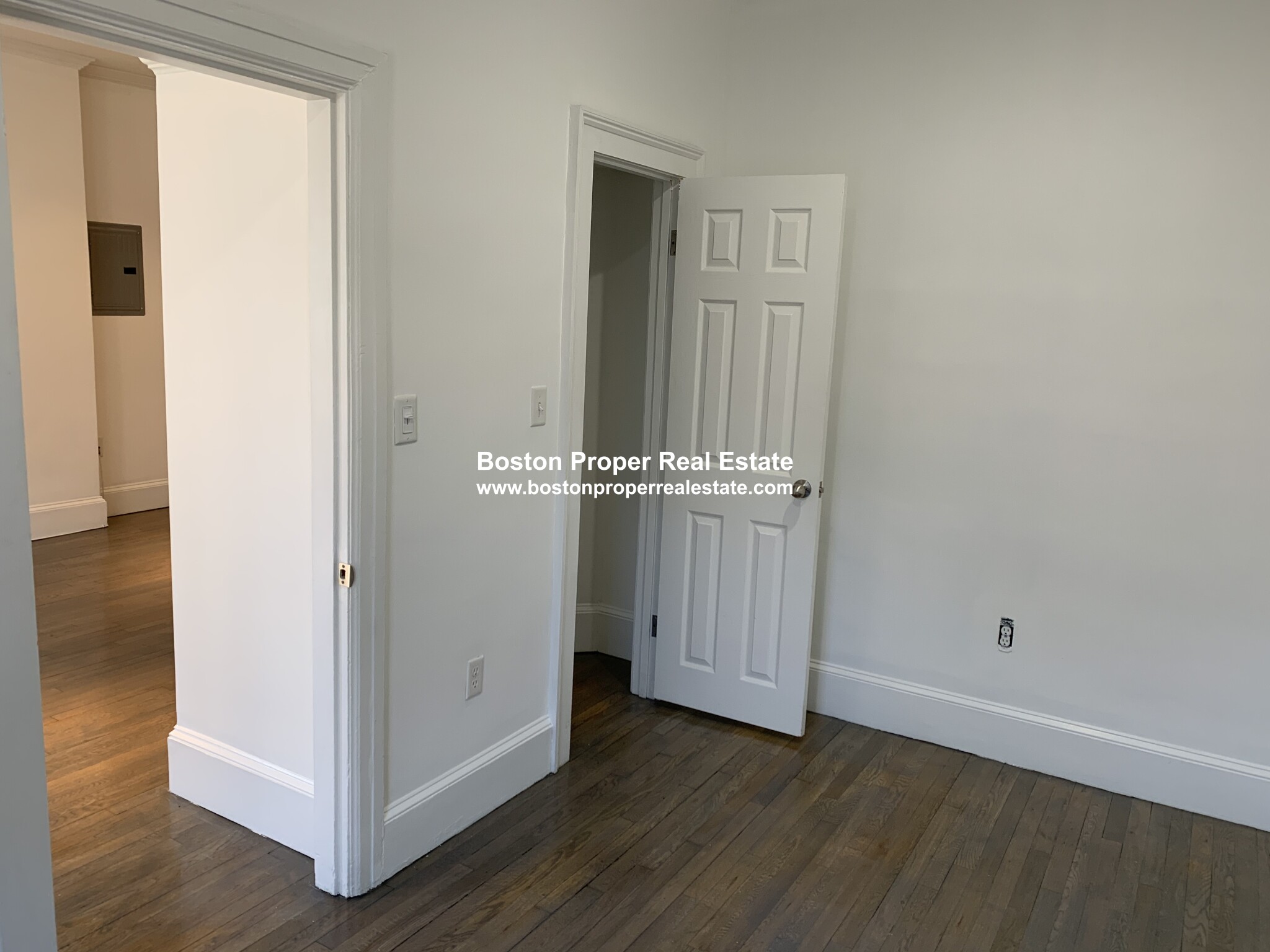 225 Newbury St, Back Bay