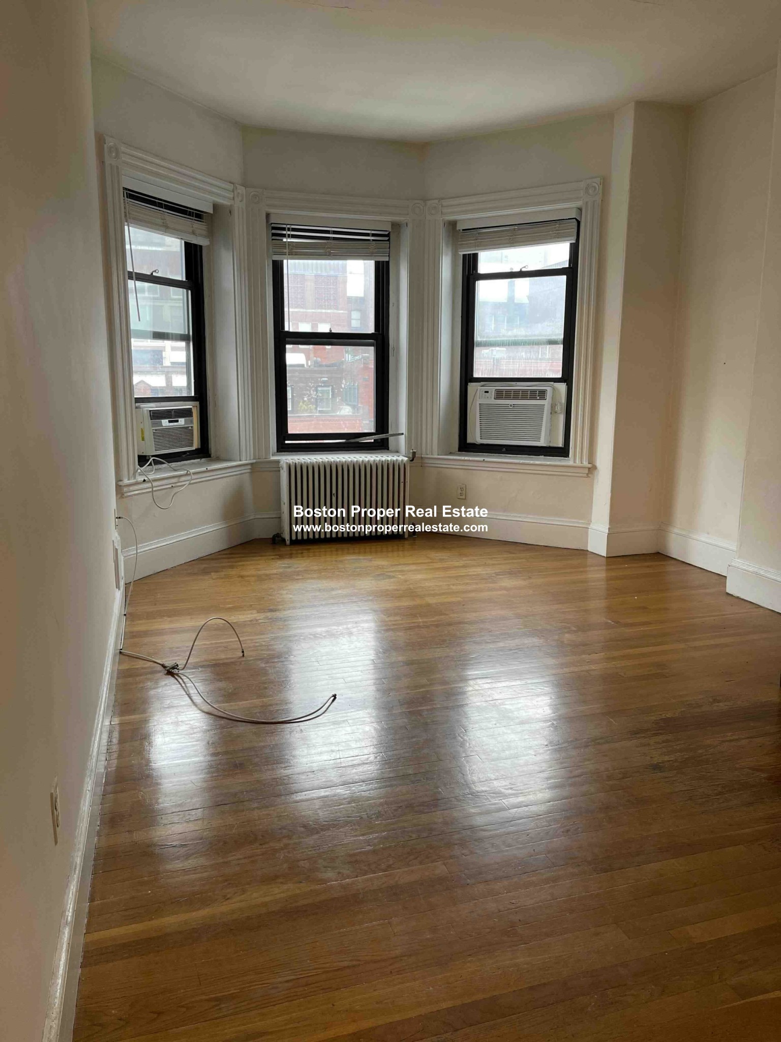 289 Newbury St, Back Bay