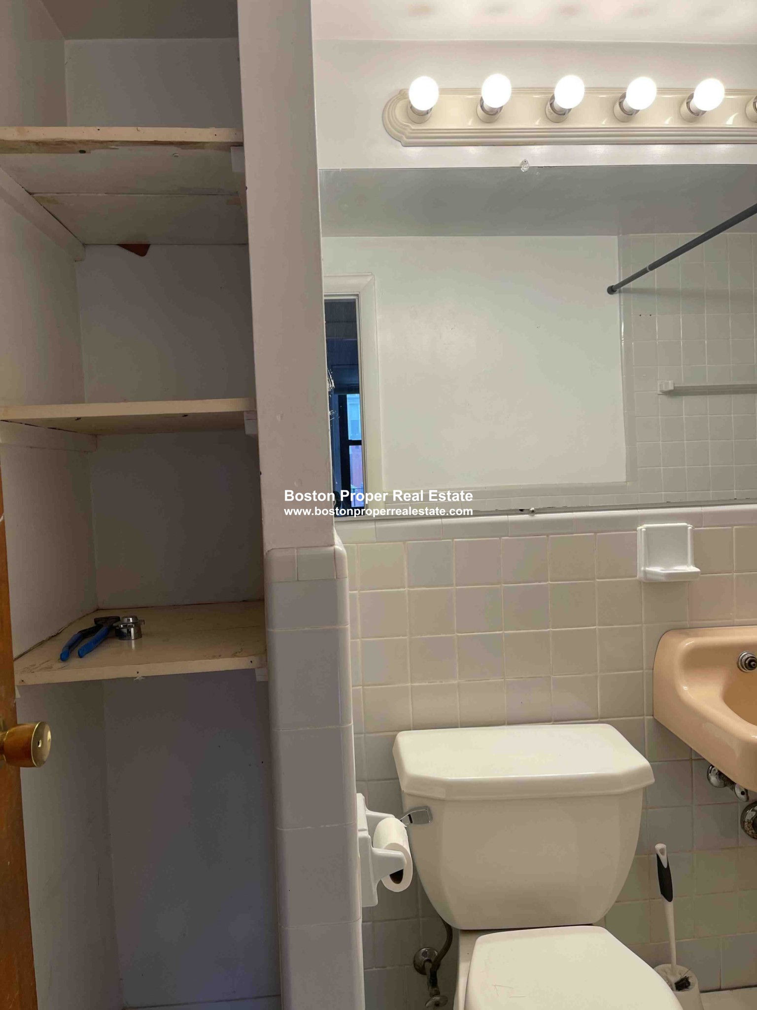 289 Newbury St, Back Bay