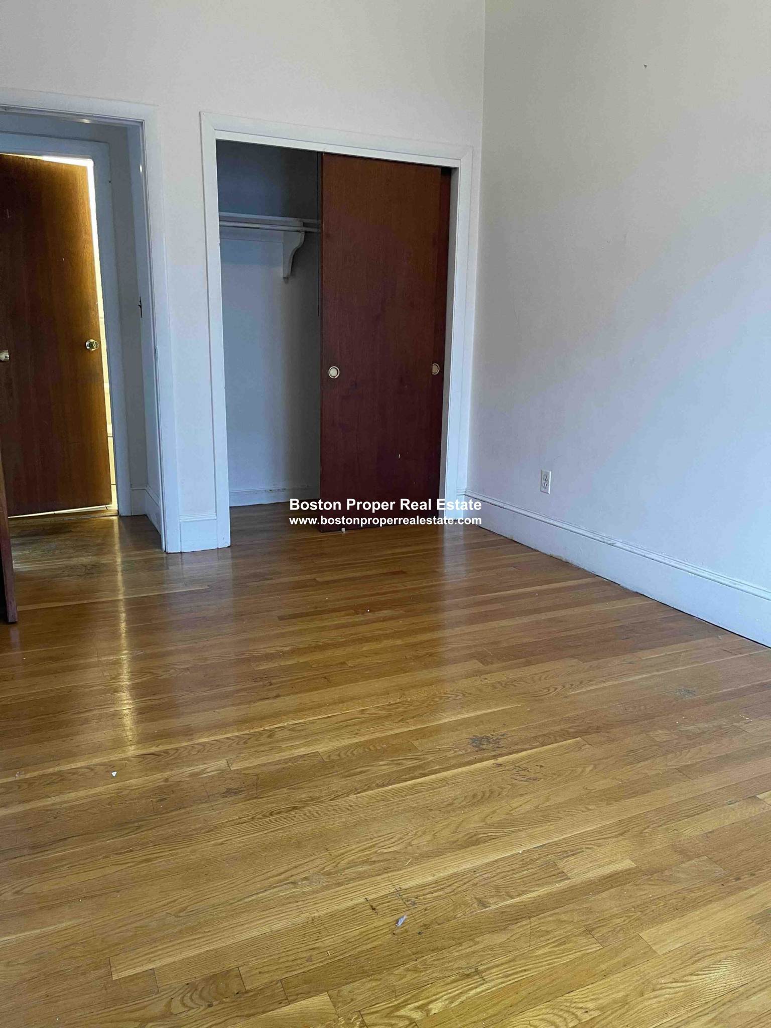 289 Newbury St, Back Bay