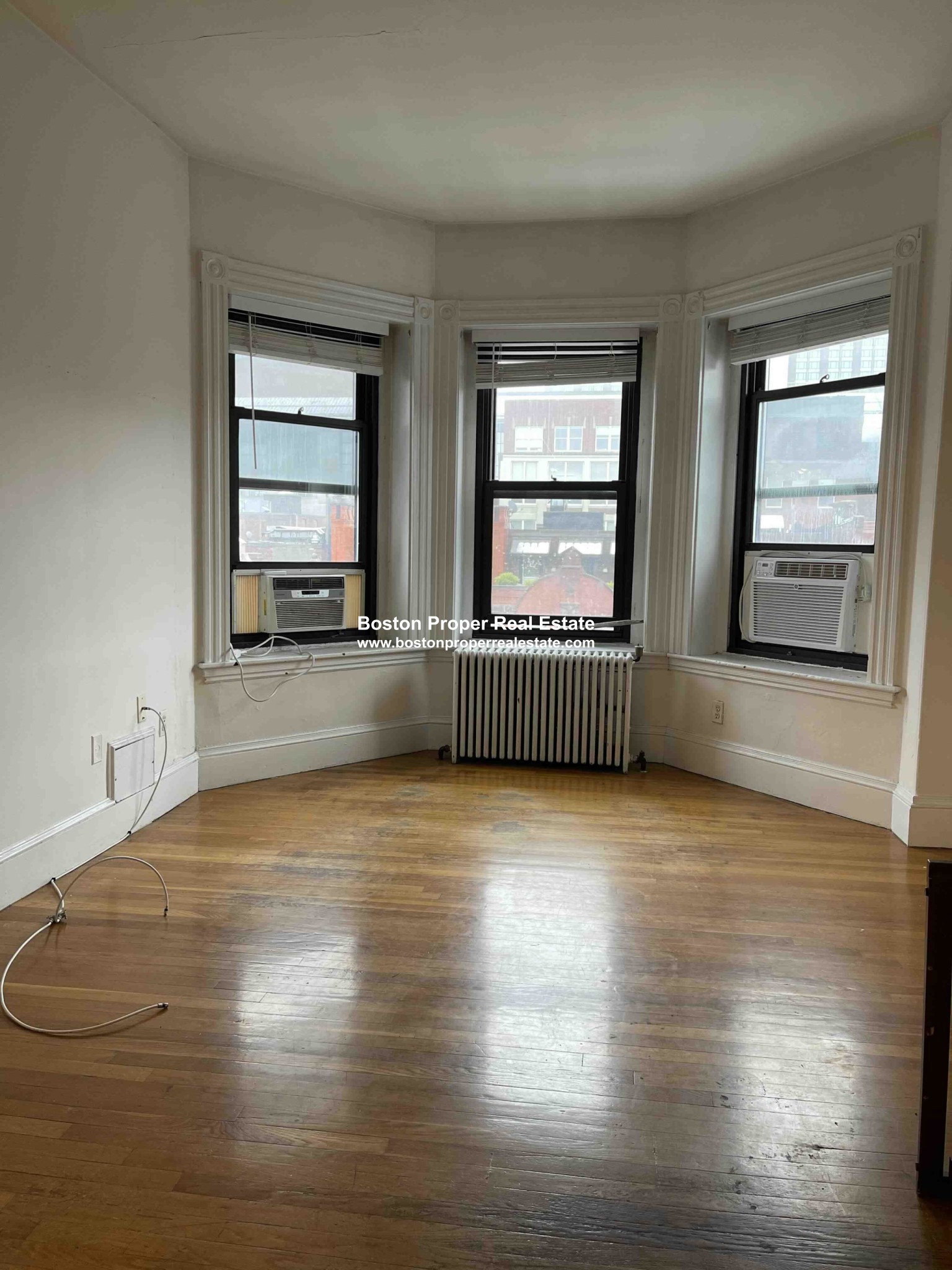 289 Newbury St, Back Bay