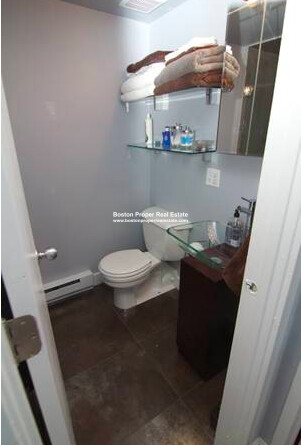 12 Stoneholm St, Fenway