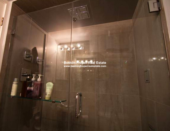 12 Stoneholm St, Fenway