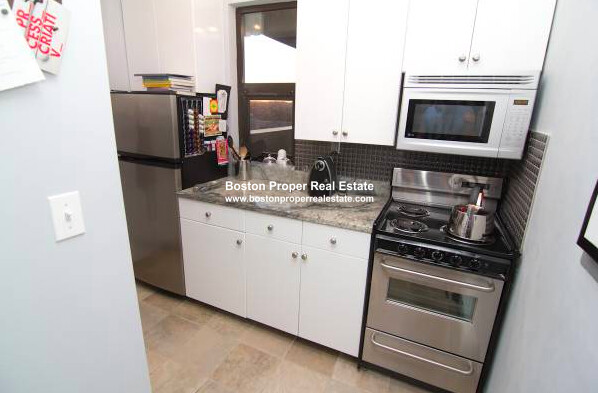 12 Stoneholm St, Fenway