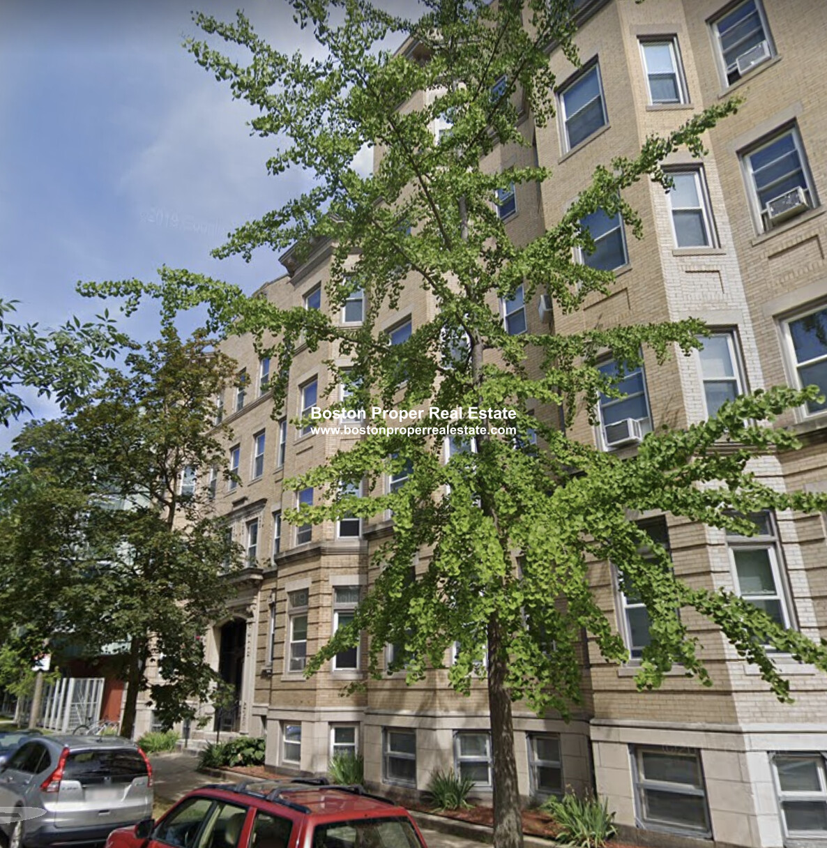 14 Palace Rd, Fenway