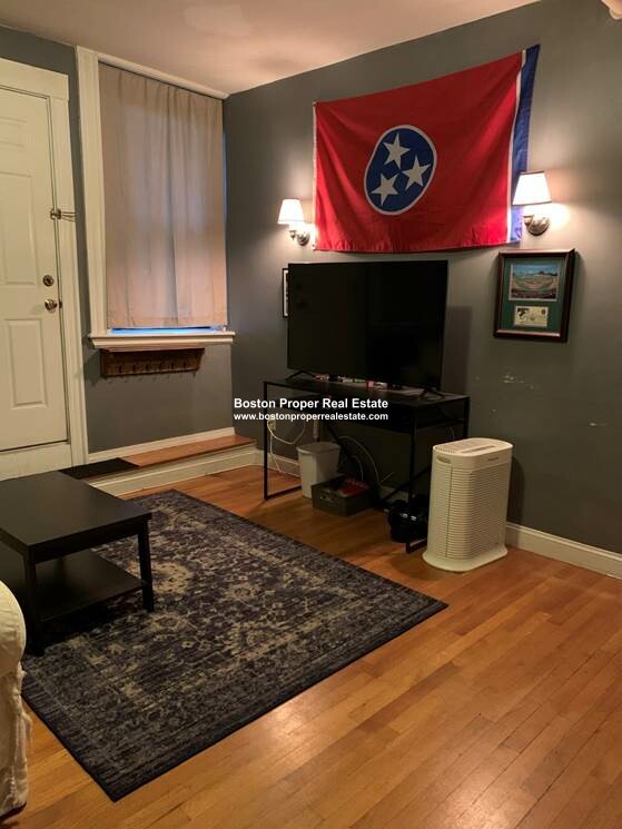 583 Beacon St, Back Bay