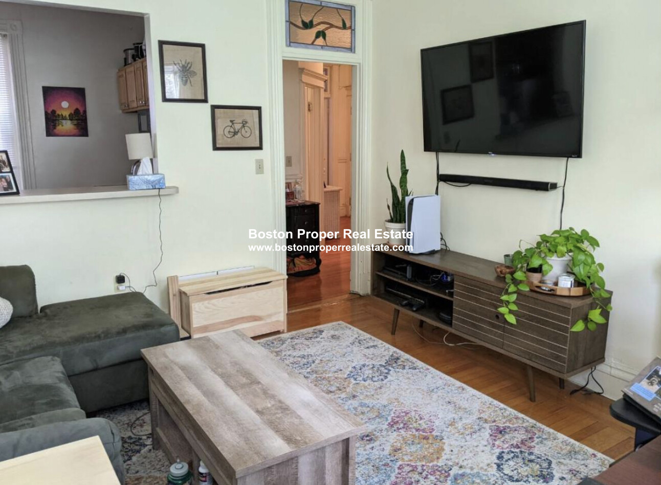 15 Queensberry St, Fenway