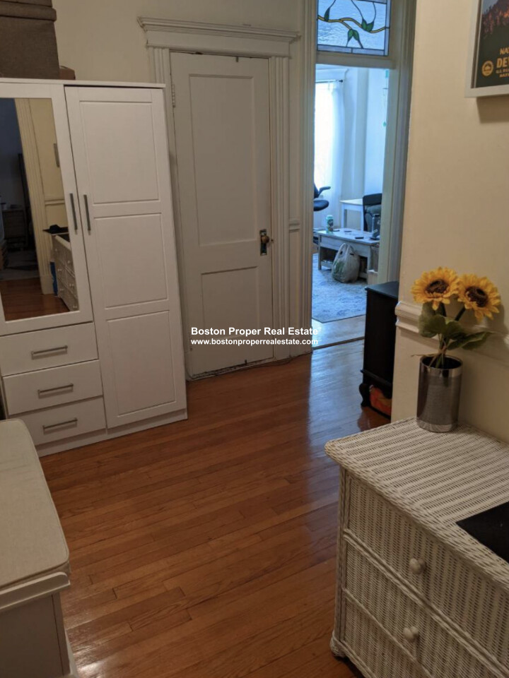 15 Queensberry St, Fenway