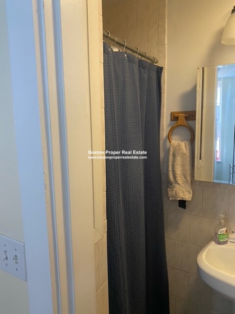 70 Joy St, Beacon Hill