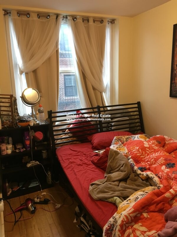 70 Joy St, Beacon Hill