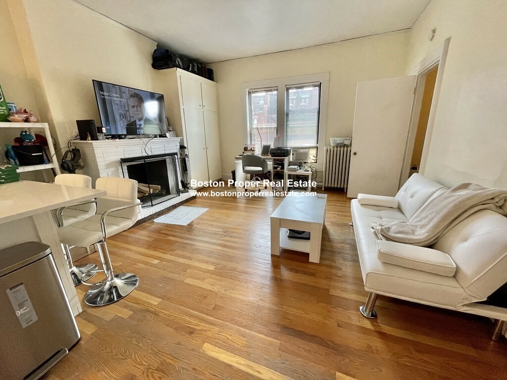 337 Beacon St. - 3,150USD / month