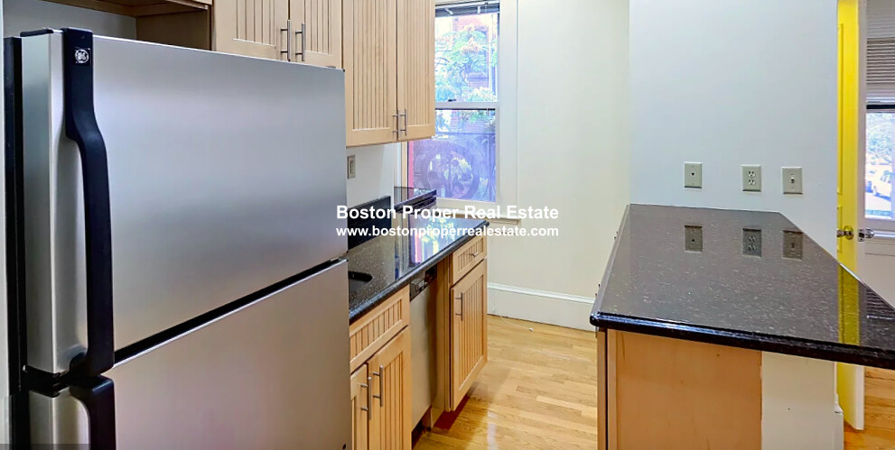 195 Commonwealth Ave, Back Bay