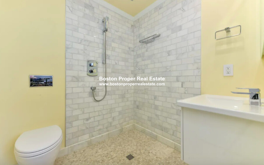 214 Beacon St, Back Bay