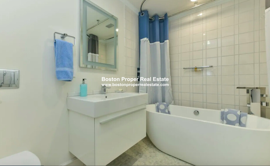 214 Beacon St, Back Bay