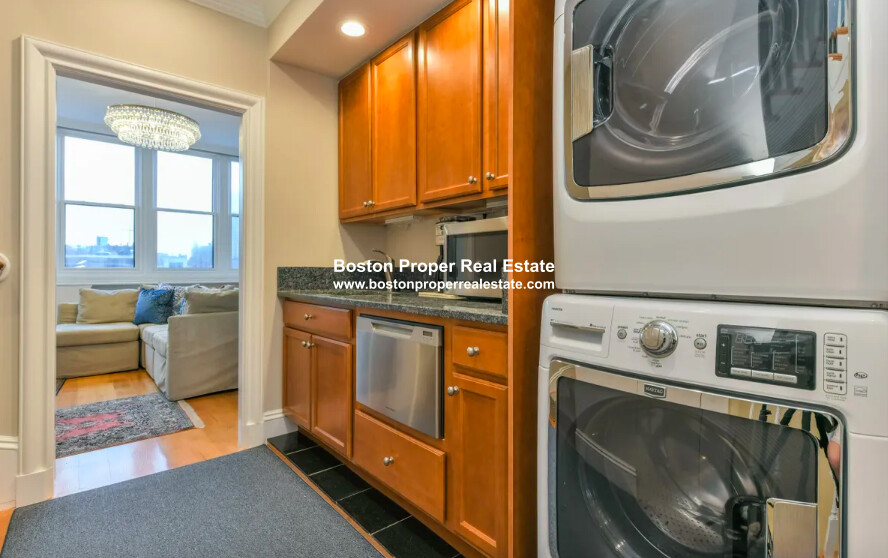 214 Beacon St, Back Bay