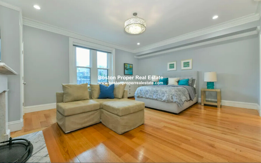 214 Beacon St, Back Bay