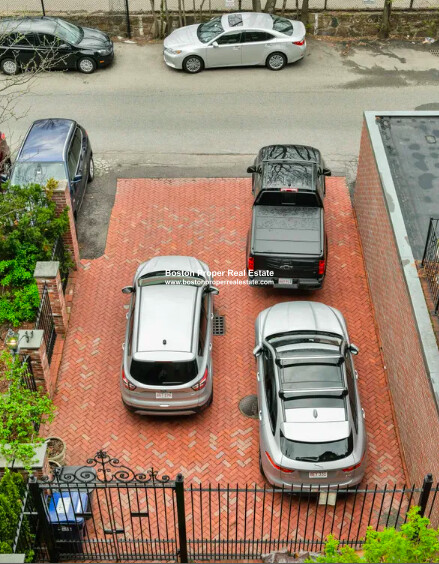 214 Beacon St, Back Bay