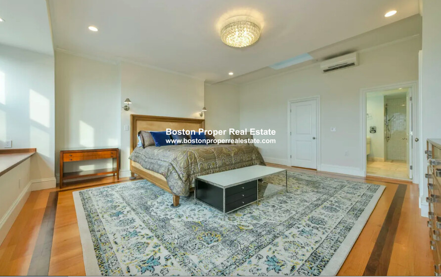 214 Beacon St, Back Bay